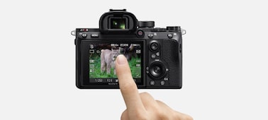 Picture of α7R III 35mm full-frame camera with autofocus