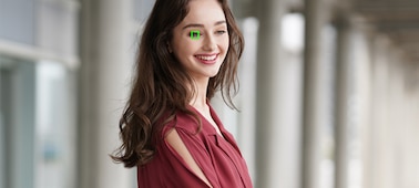 Image of a female model, with an AF frame superimposed over one eye